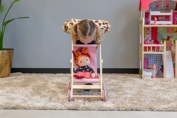 Optional: eigener Name auf Puppenbuggy