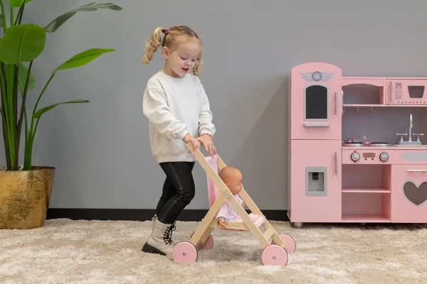 Laurie ist 3 Jahre alt und 130 cm groß