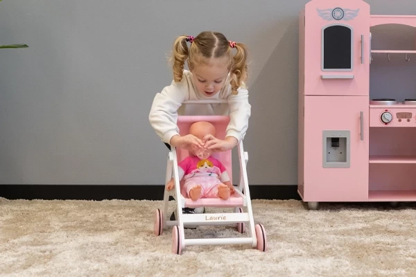 Optional: eigener Name auf Puppenbuggy