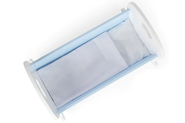 Inklusive weißer Bettwäsche