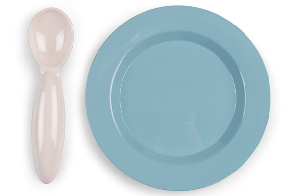 Inklusive Teller und Löffel